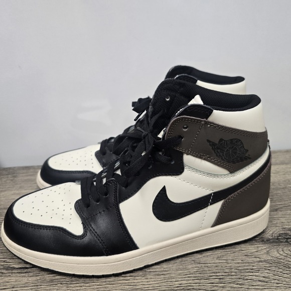 Nike Other - Nike Air Jordan 1 Retro High Tennis Shoes Mens 10 With BOX
